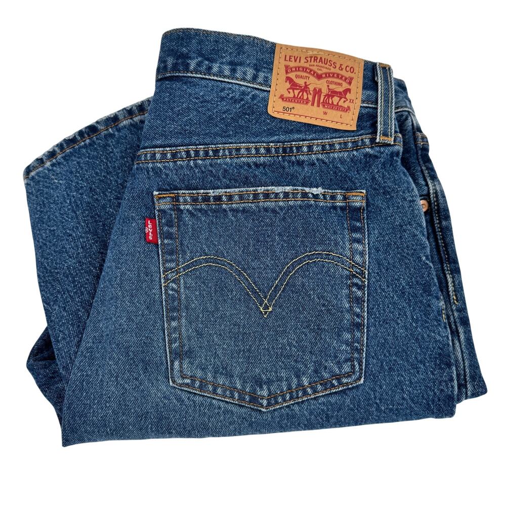 Levi's 501‎ Jeans Mens 32x30 (33x30 ACTUAL) Distressed Button Fly Blue Denim
